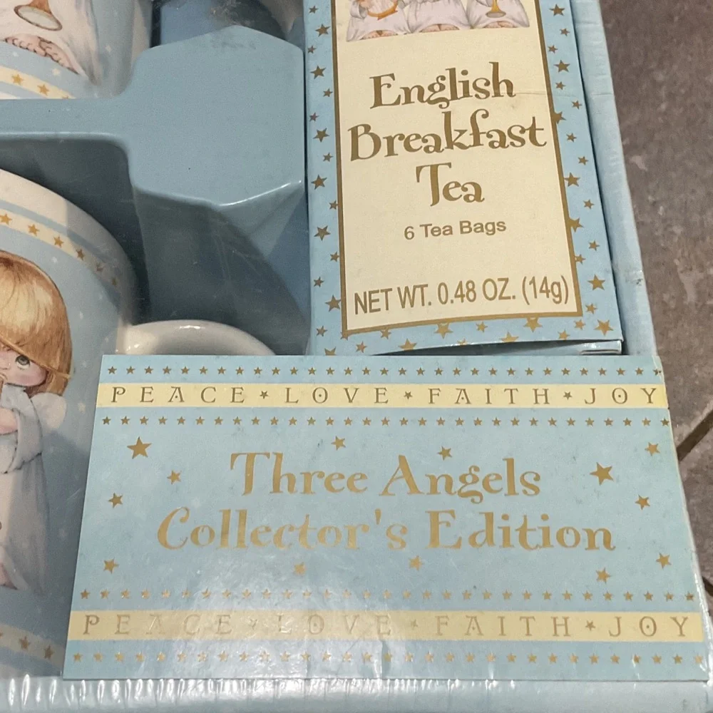 Three Angels Mug Set with Tea